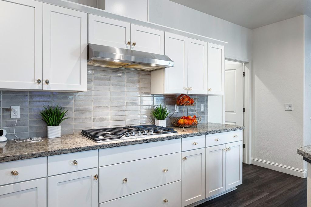 Image 18 of property listing at 4167 Poe Avenue, Clovis, CA 93619