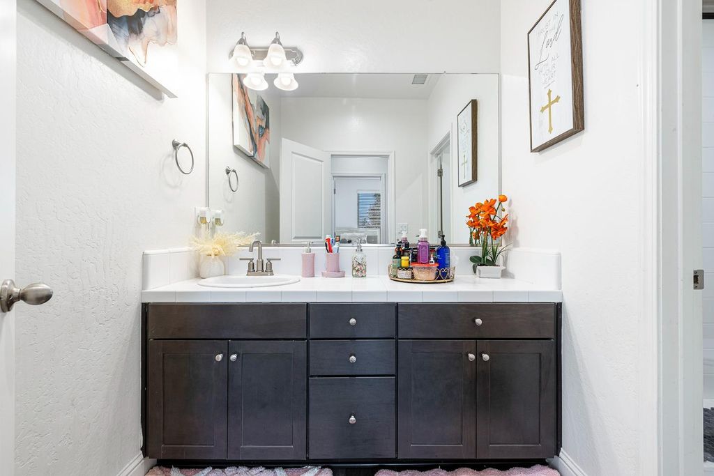 Image 25 of property listing at 4167 Poe Avenue, Clovis, CA 93619