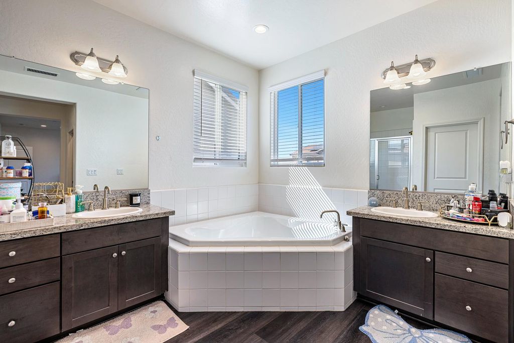 Image 47 of property listing at 4167 Poe Avenue, Clovis, CA 93619