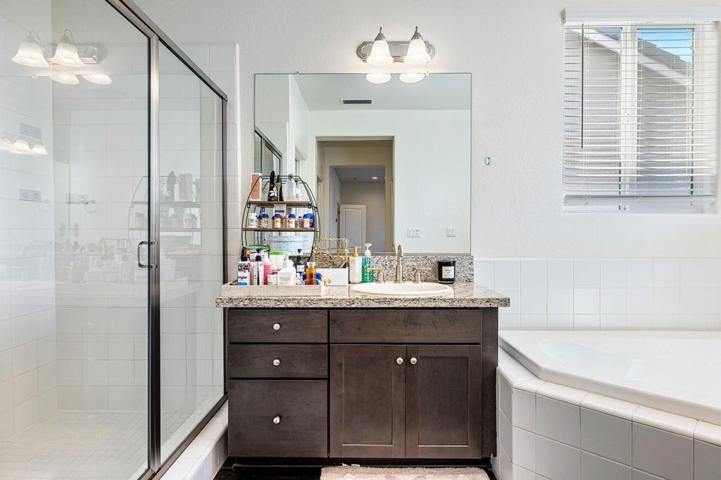 Image 48 of property listing at 4167 Poe Avenue, Clovis, CA 93619