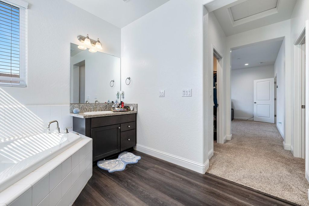 Image 50 of property listing at 4167 Poe Avenue, Clovis, CA 93619