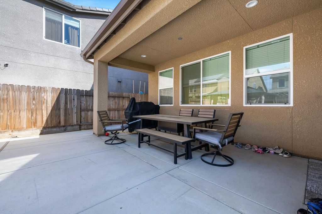 Image 53 of property listing at 4167 Poe Avenue, Clovis, CA 93619