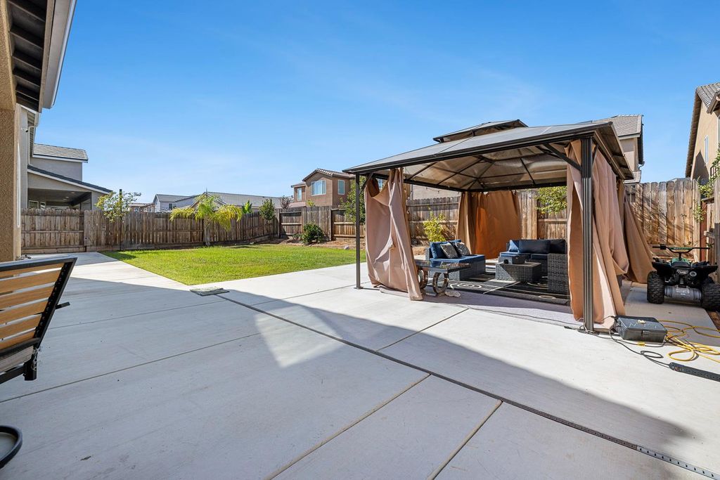Image 54 of property listing at 4167 Poe Avenue, Clovis, CA 93619