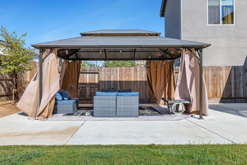 Image 57 of property listing at 4167 Poe Avenue, Clovis, CA 93619