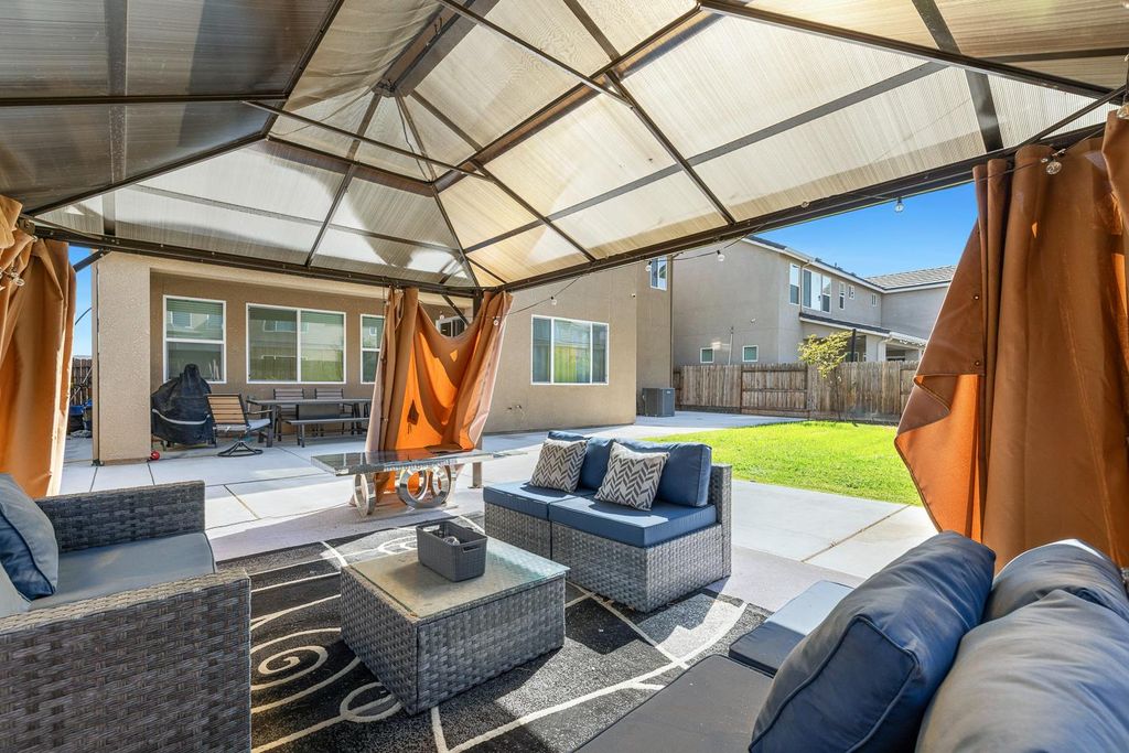 Image 58 of property listing at 4167 Poe Avenue, Clovis, CA 93619