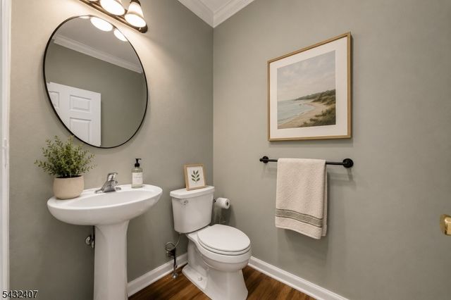 33 E Burgess Dr, Piscataway Twp., NJ 08854