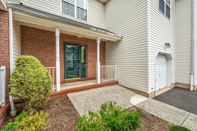 33 E Burgess Dr, Piscataway Twp., NJ 08854