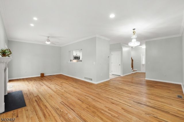 33 E Burgess Dr, Piscataway Twp., NJ 08854