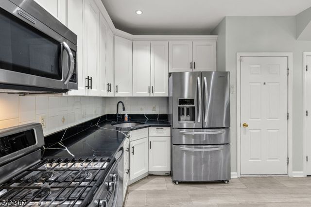 33 E Burgess Dr, Piscataway Twp., NJ 08854