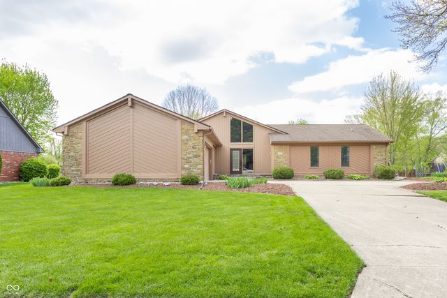 1627 Forward Pass Court, Indianapolis, IN 46217
