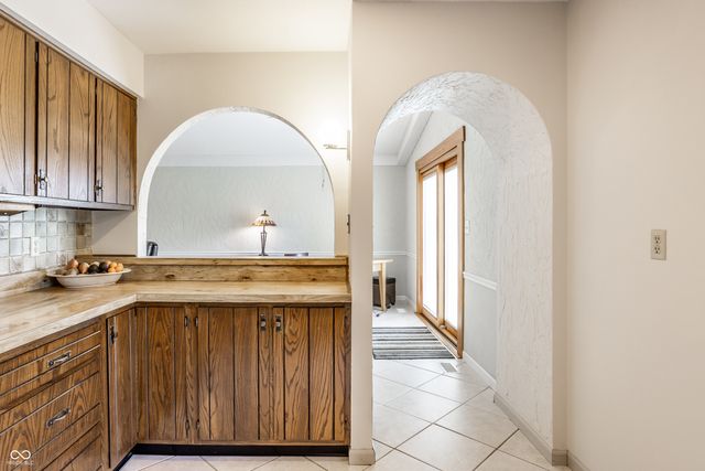 1627 Forward Pass Court, Indianapolis, IN 46217