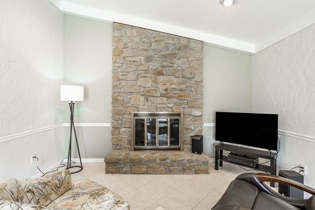 1627 Forward Pass Court, Indianapolis, IN 46217