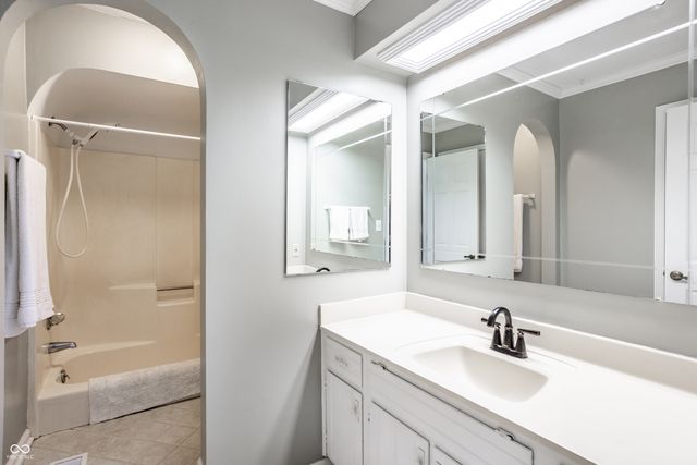 1627 Forward Pass Court, Indianapolis, IN 46217