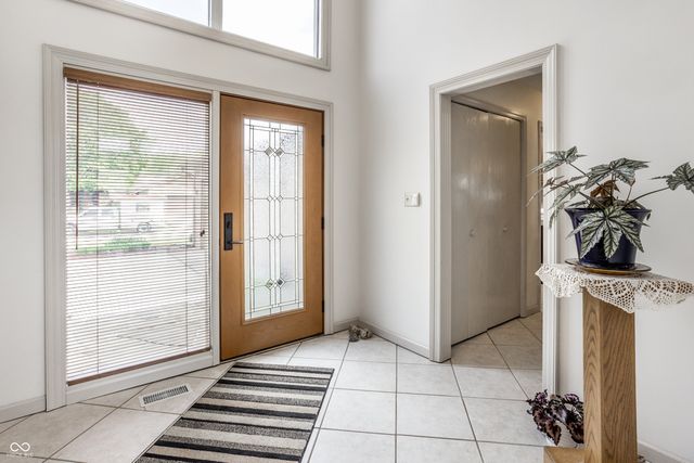 1627 Forward Pass Court, Indianapolis, IN 46217