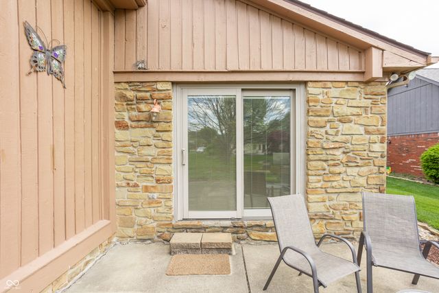 1627 Forward Pass Court, Indianapolis, IN 46217