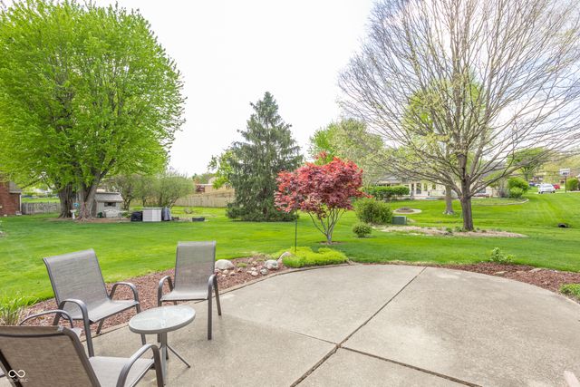 1627 Forward Pass Court, Indianapolis, IN 46217
