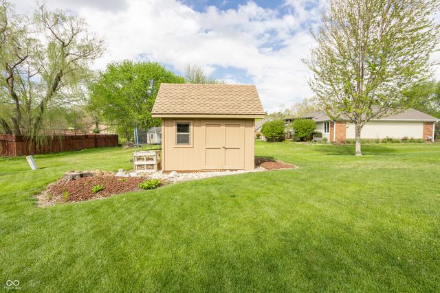 1627 Forward Pass Court, Indianapolis, IN 46217
