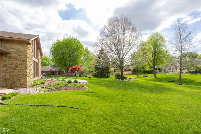 1627 Forward Pass Court, Indianapolis, IN 46217