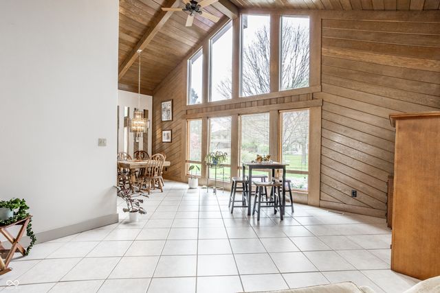 1627 Forward Pass Court, Indianapolis, IN 46217