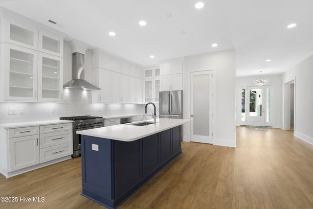 2024 Bay Colony Lane, Wilmington, NC 28405