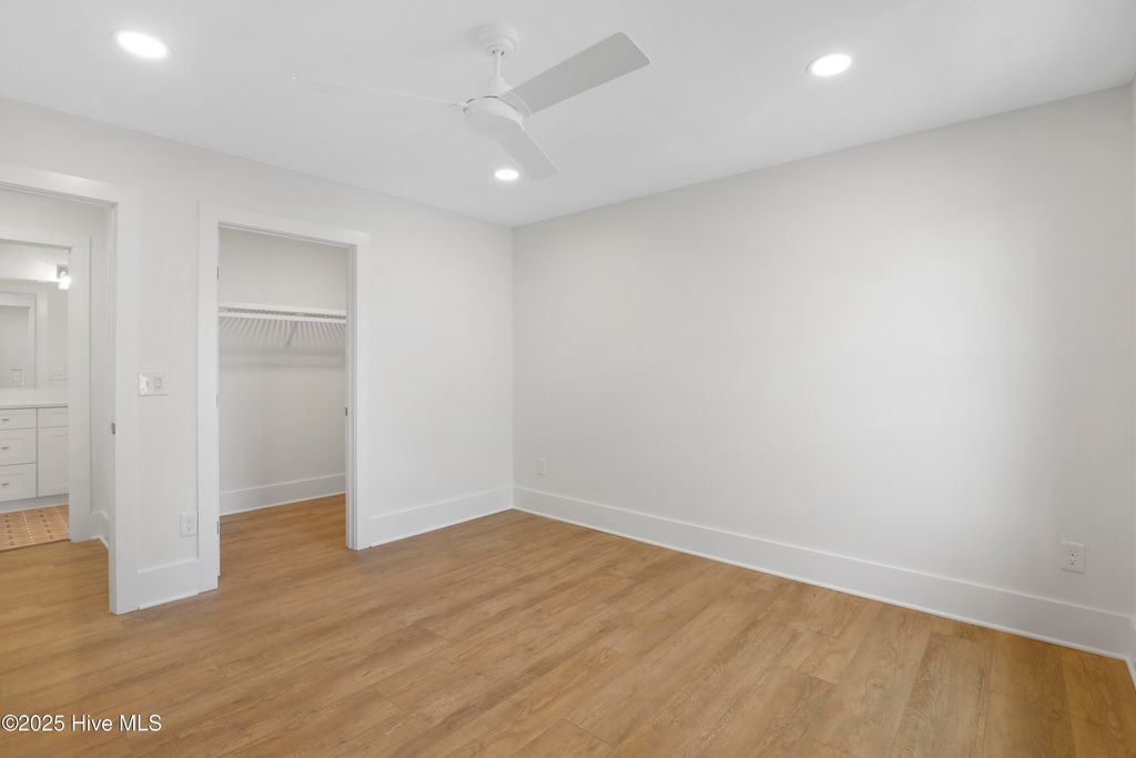 Image 14 of property listing at 2024 Bay Colony Lane, Wilmington, NC 28405