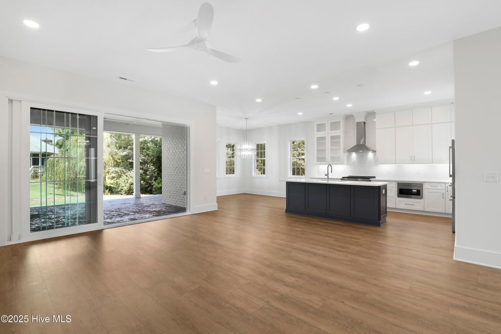 Image 23 of property listing at 2024 Bay Colony Lane, Wilmington, NC 28405