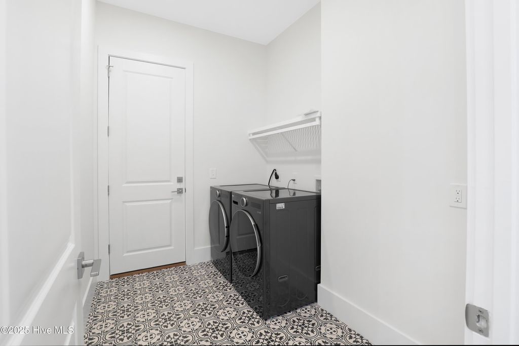 Image 32 of property listing at 2024 Bay Colony Lane, Wilmington, NC 28405