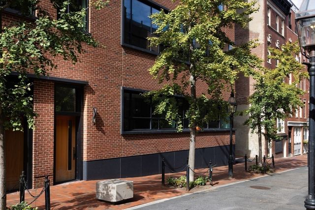 45 Temple St 103, Boston, MA 02114