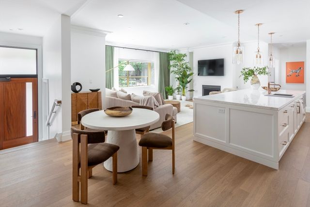 45 Temple St 103, Boston, MA 02114