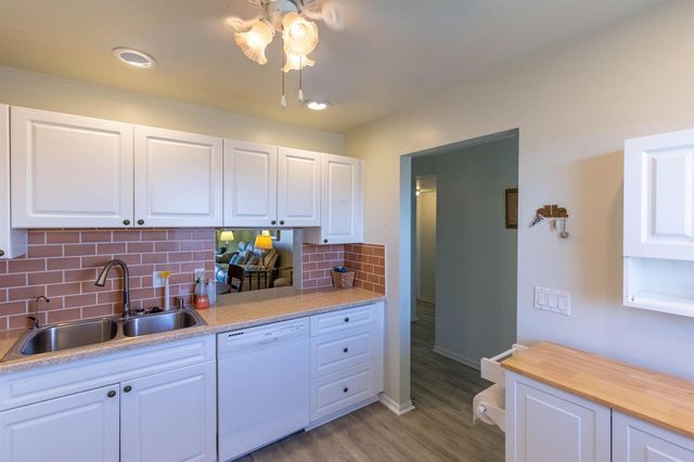 2615 NE 1st Court 411, Boynton Beach, FL 33435