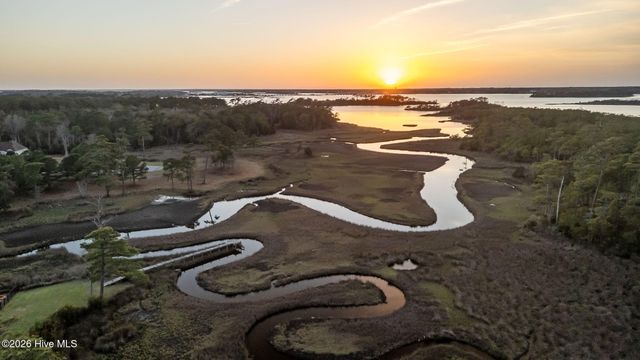 112 Castaway Cove, Cedar Point, NC 28584