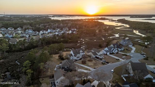 112 Castaway Cove, Cedar Point, NC 28584