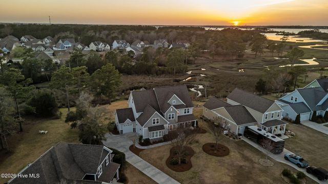 112 Castaway Cove, Cedar Point, NC 28584