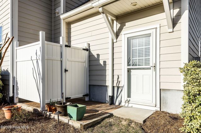 112 Castaway Cove, Cedar Point, NC 28584