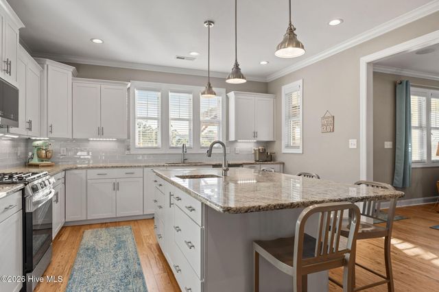 112 Castaway Cove, Cedar Point, NC 28584