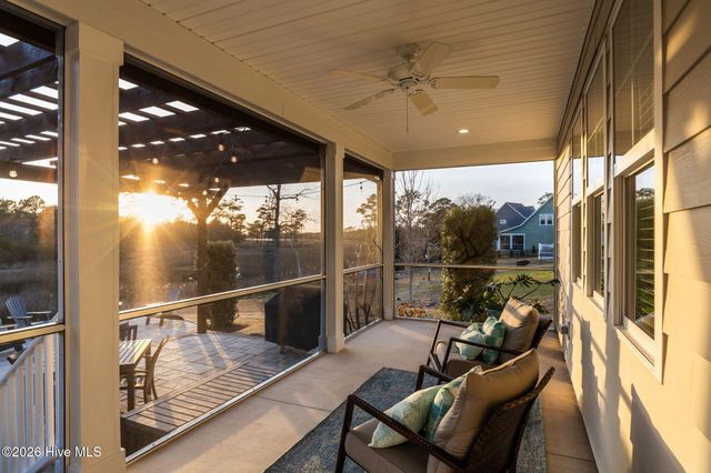 112 Castaway Cove, Cedar Point, NC 28584