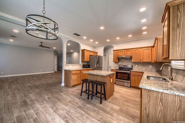 6303 BIG BEND CV, San Antonio, TX 78253