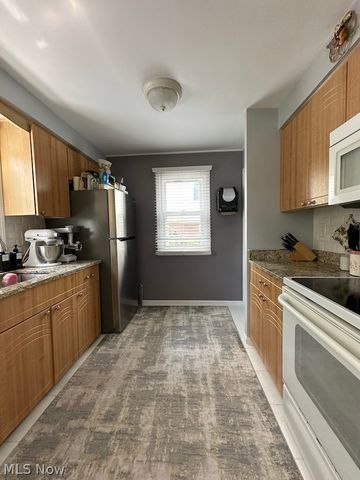 4323 Russell Avenue, Parma, OH 44134