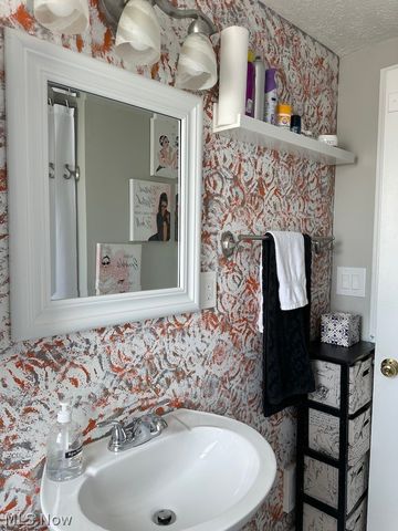 4323 Russell Avenue, Parma, OH 44134