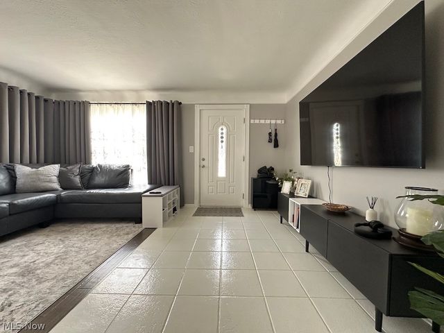 4323 Russell Avenue, Parma, OH 44134