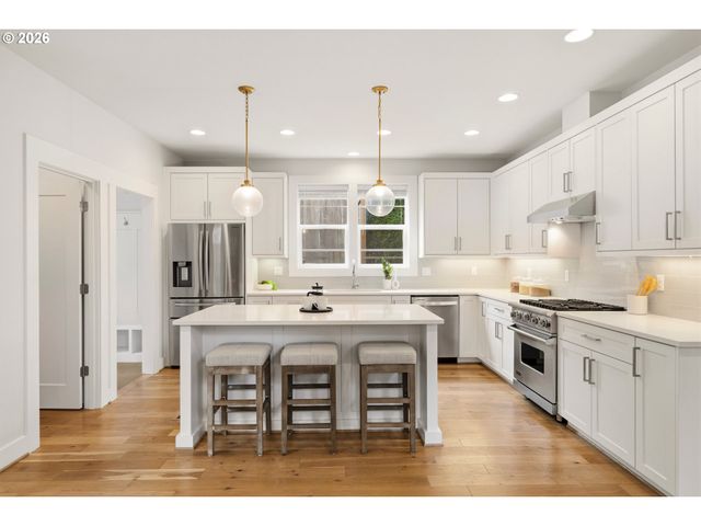 1722 Sw CUSTER St, Portland, OR 97219