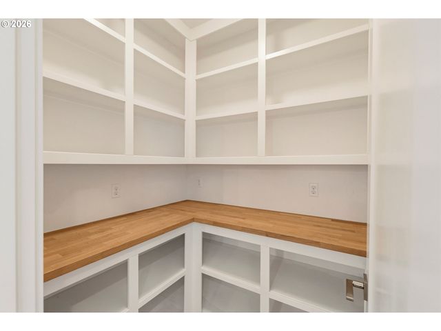 1722 Sw CUSTER St, Portland, OR 97219