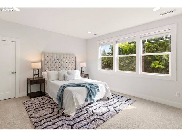 1722 Sw CUSTER St, Portland, OR 97219