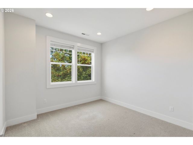 1722 Sw CUSTER St, Portland, OR 97219