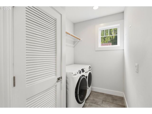 1722 Sw CUSTER St, Portland, OR 97219