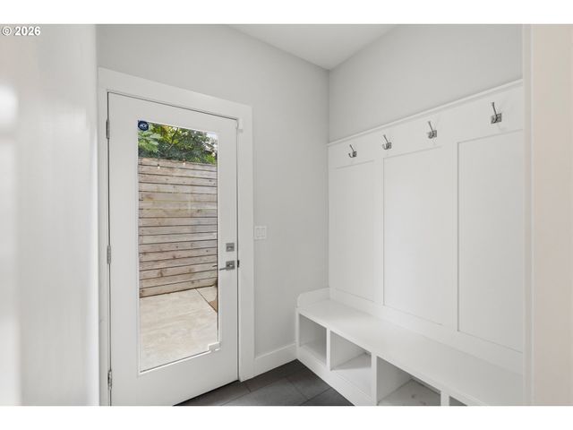 1722 Sw CUSTER St, Portland, OR 97219
