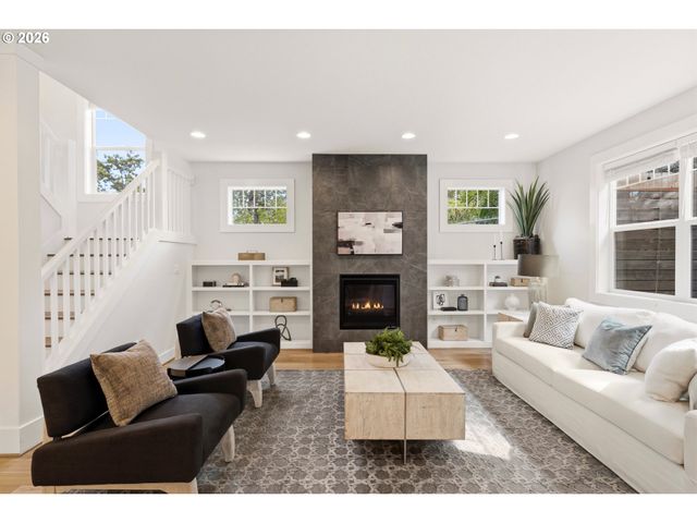 1722 Sw CUSTER St, Portland, OR 97219