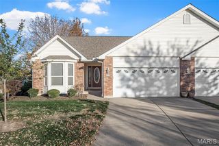3162 Country Bluff Drive 37A, St Charles, MO 63301