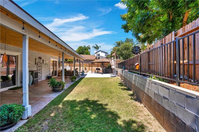 22841 Wind Song Place, Canyon Lake, CA 92587