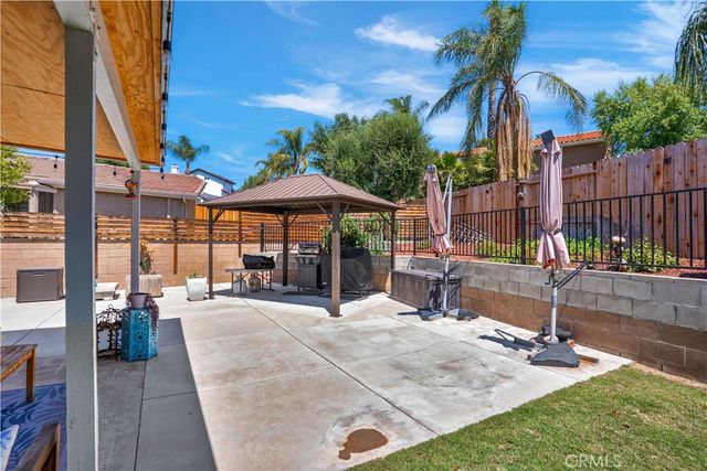 22841 Wind Song Place, Canyon Lake, CA 92587
